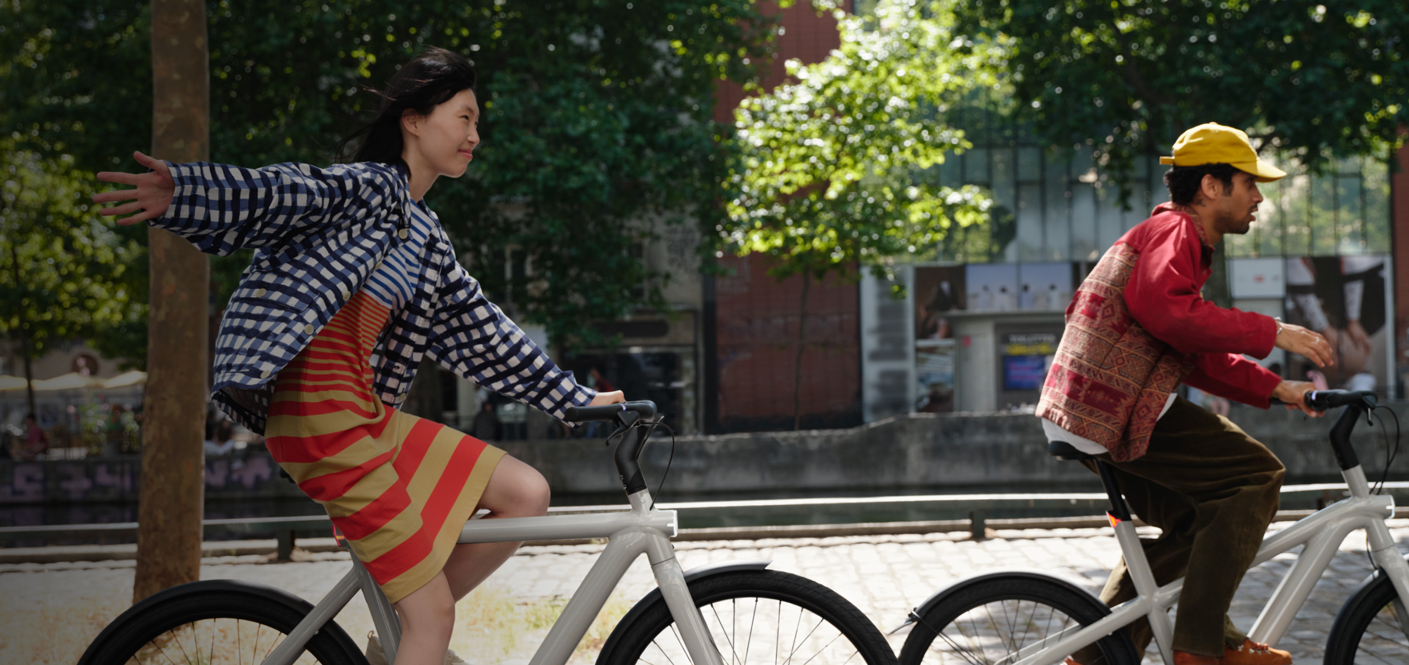 girl-and-boy-on-2-vanmoof-bikes